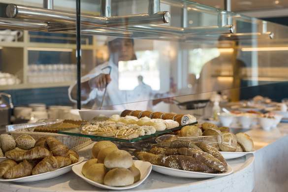 Crystal River Cruises Crystal Espirit Interior Patio_Cafe 3.jpg